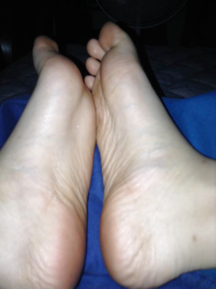 Free Girlfriend Feet photos