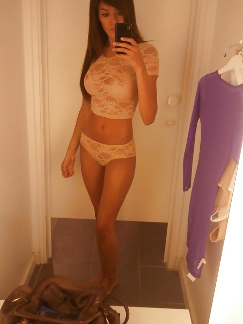 Free CHANCHING ROOMS SELFSHOTS photos