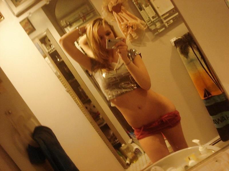 Free Cute teen selfshots 3 photos