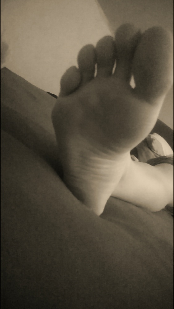 Free GF Soles and Feet photos