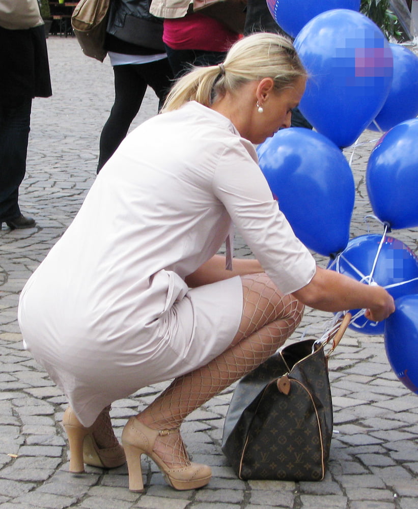  Street Pantyhose - Euro Girls - 55 Pics 