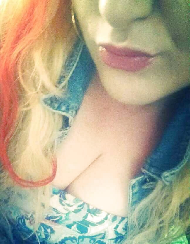 Free Dirty Local Slut Pic Found On Phone photos