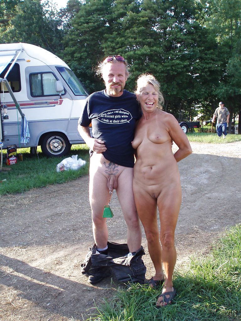 Free Housewives showing for us photos