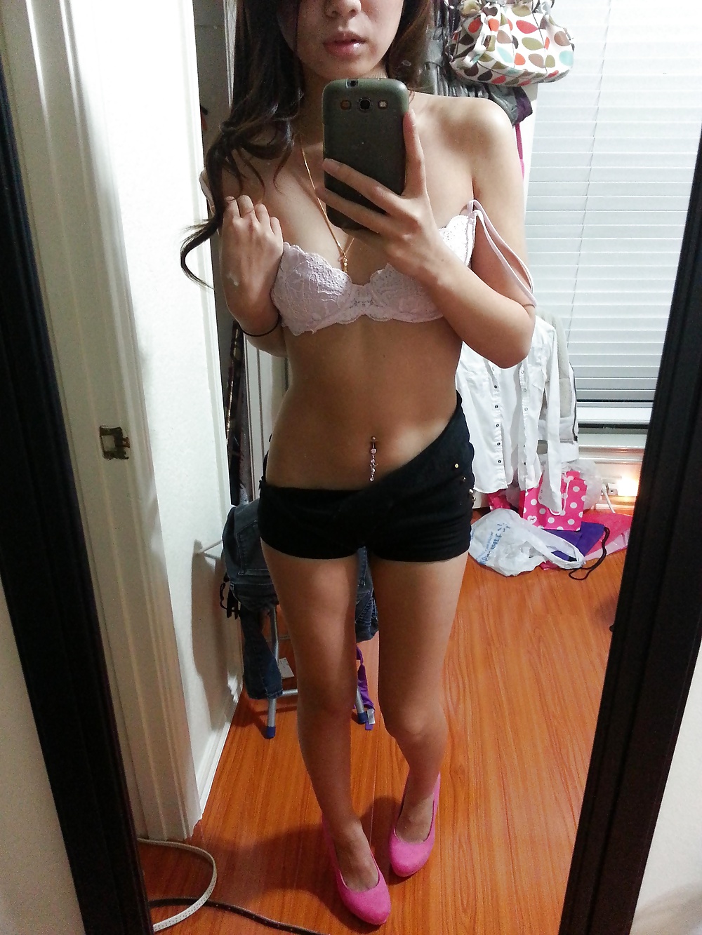 Free Amateurs Asian Delights 22 - Cute selfshooter photos