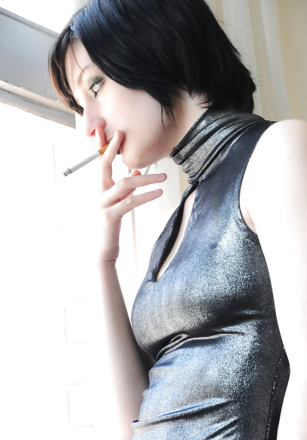 Free smoking makes girls looks sexier? photos