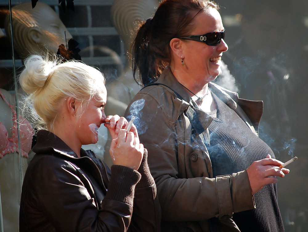 Free Mothers and Daughters Smoking photos