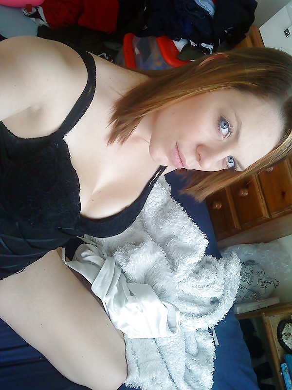 Free Amateur Selfies 3 photos