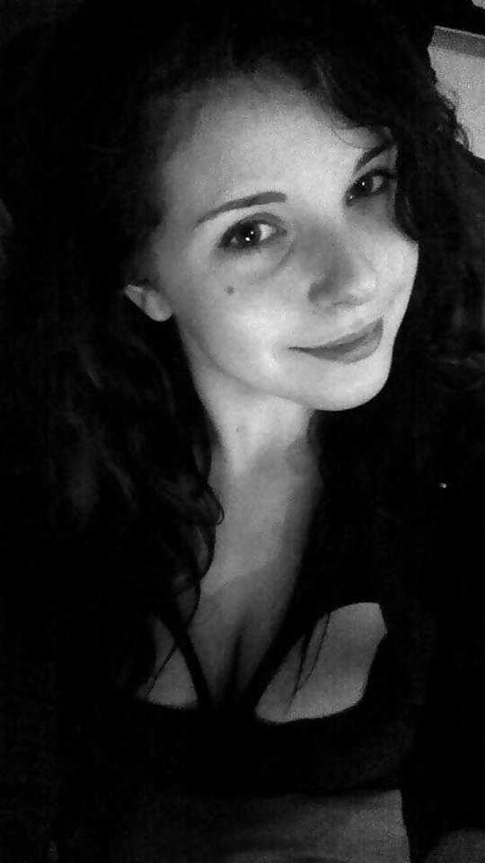 Free Chantal Louisa Miles in Cornwall, UK. EXPOSED!! photos