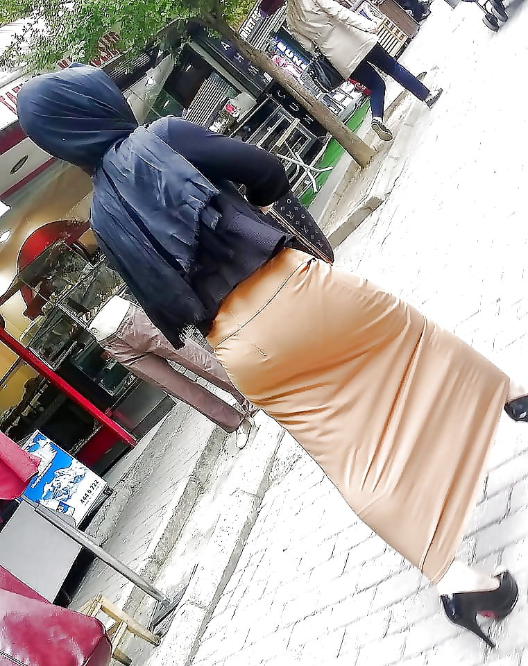 Free Turkish Hijab sexy butt candid photos