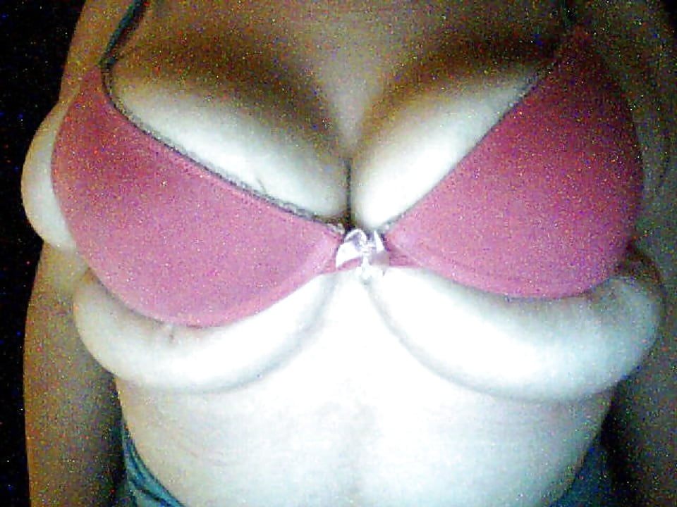 Free Punk, Rock, Emo Chicks with Tattoos and Piercings photos