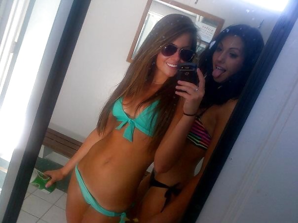 Free Anna goes on holidays photos