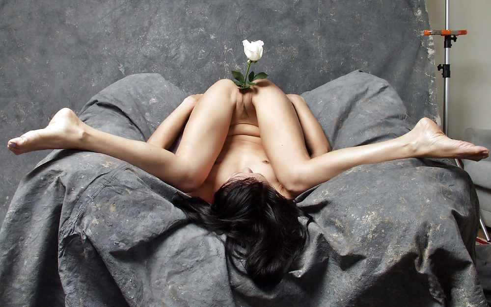 Free Erotic Art of Roses - Session 6 photos