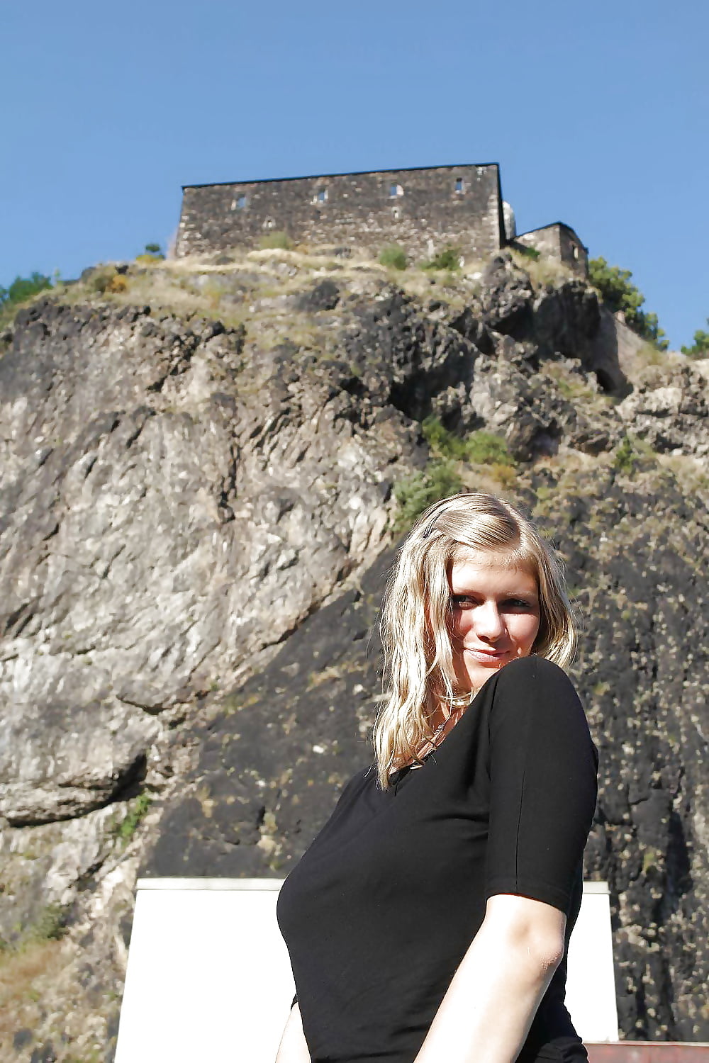 Free AMAZING BLONDE BITCH 2 !!!please comment photos