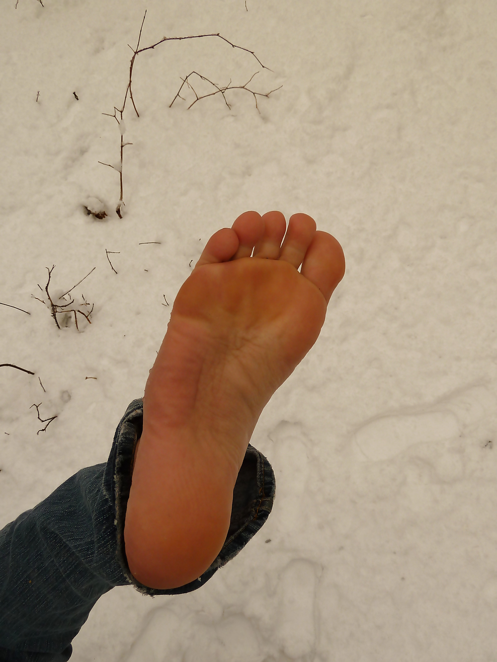 Free feet in snow photos