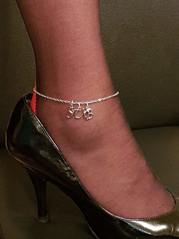 Anklets - 20 Photos 