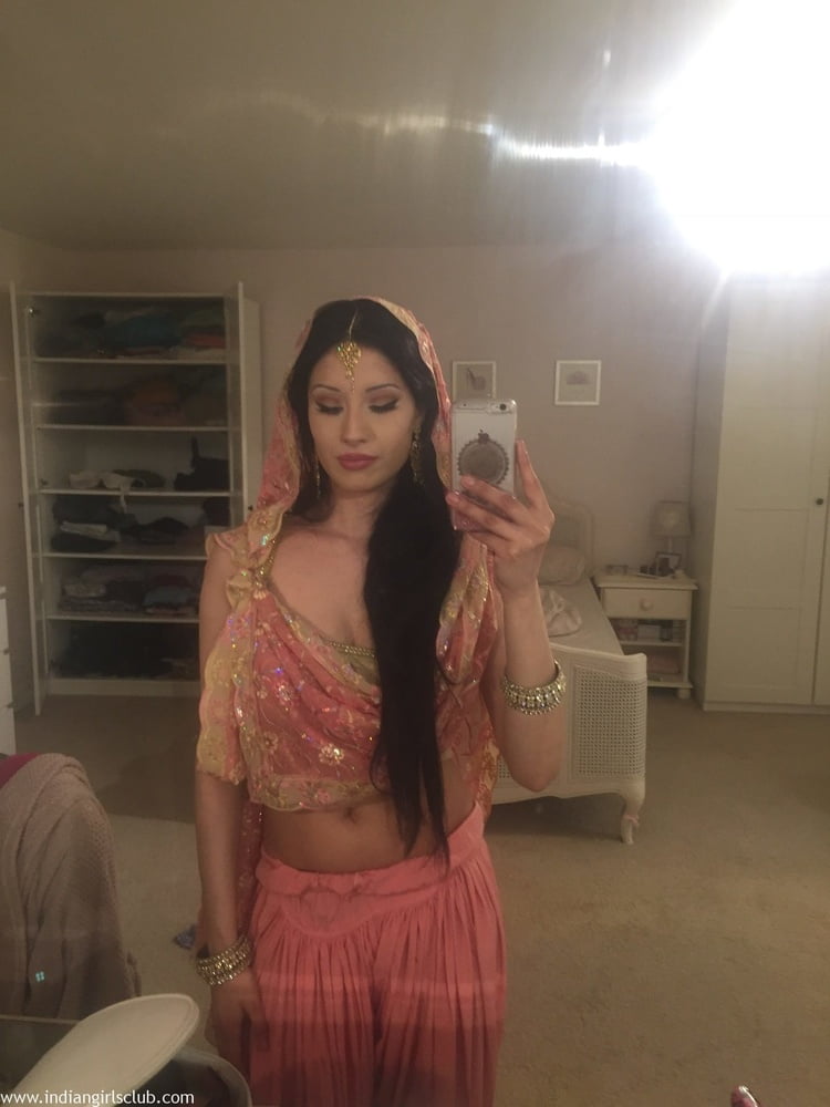 Indian mom boobs photos-7165