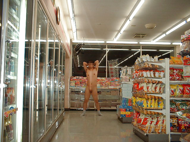 Free Public nudity nude shopping japanese exhibitionist naked3 photos