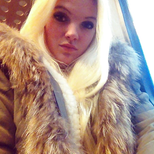 Free Amateur girls in fur photos