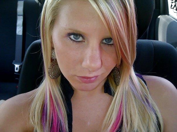 Free FB Teen Blonde Slut photos