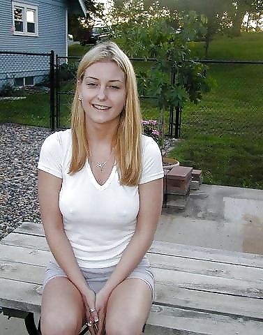 Free Braless , see through ,  no Bra , nippel photos