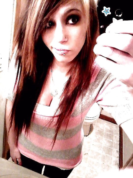 Free Amateur Roxy photos