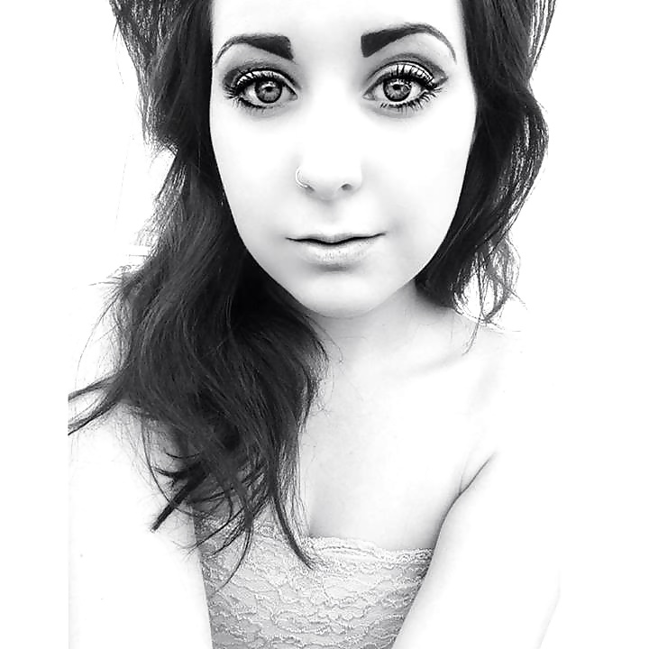 Free NN Model wanna be photos