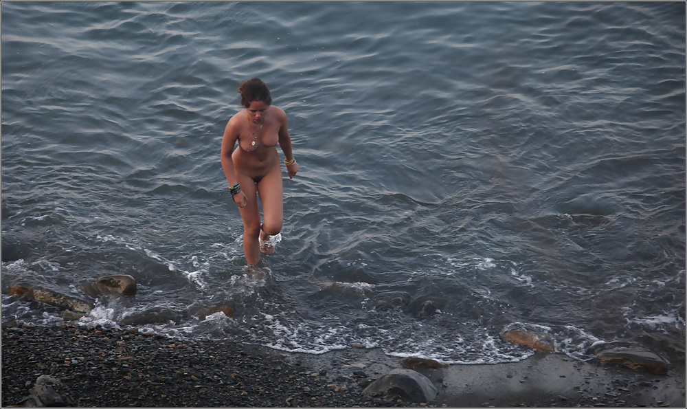 Free Nude beach photos