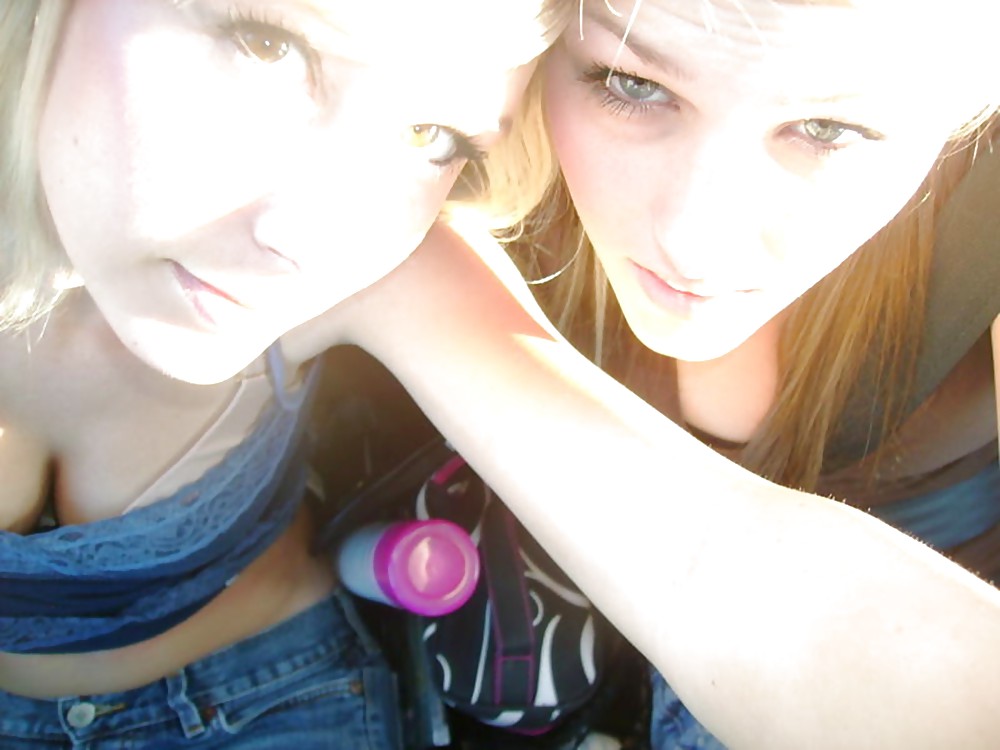 Free Pretty Amateur Typhanie 2 photos