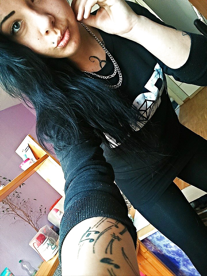 Free German FB sluts voting #4 - pls vote and comment photos