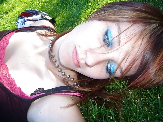 Free Emo girl 2 photos