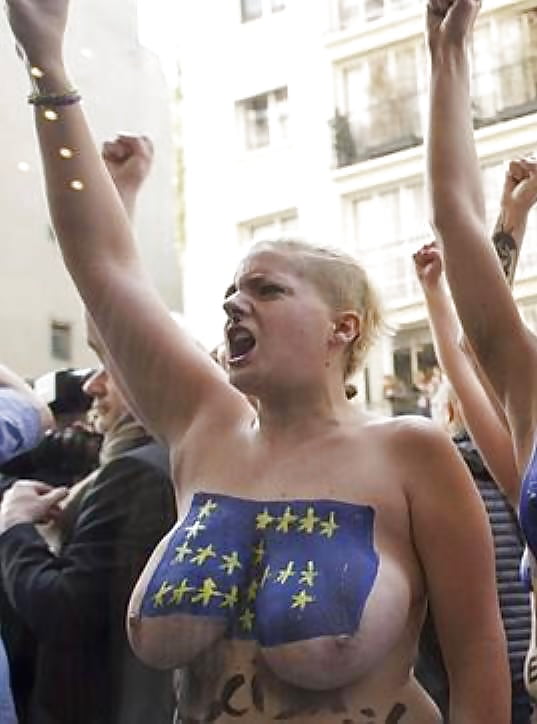 Free Femen big-titted fight (La lucha tetuda de Femen) photos