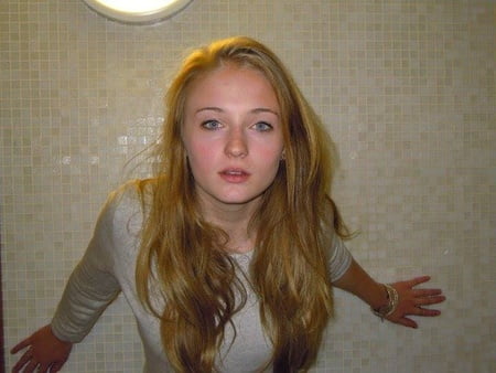 Sophie turner leaked pics