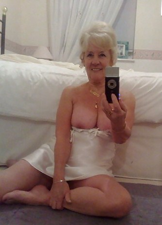 Free Smoking Hot Women 50yo+ photos