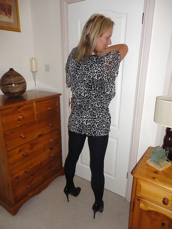 Free Online Auction Sellers Truly the MILF Next Door photos