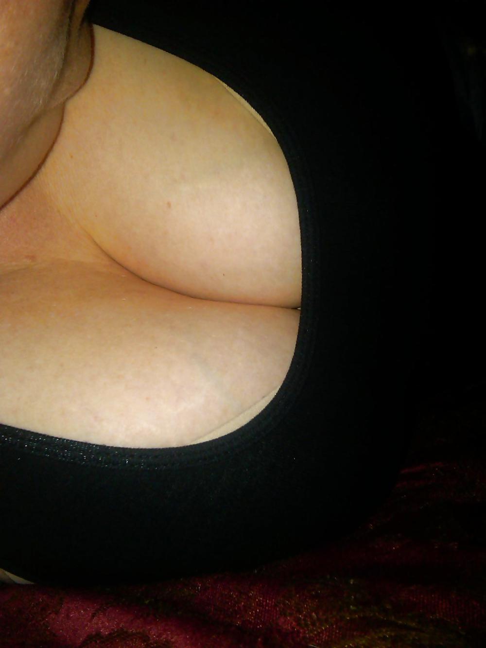 Free Wife's tits photos