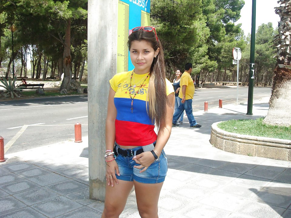 Free daniela amaya photos