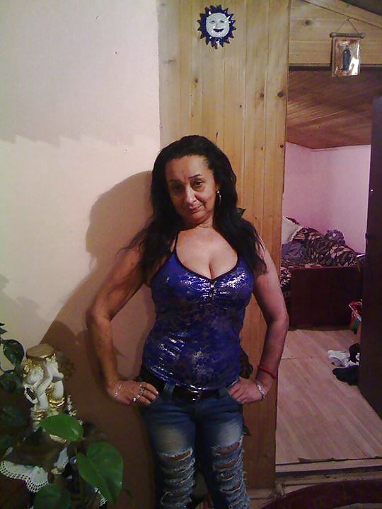 Free MILF Dukica Ciganka photos