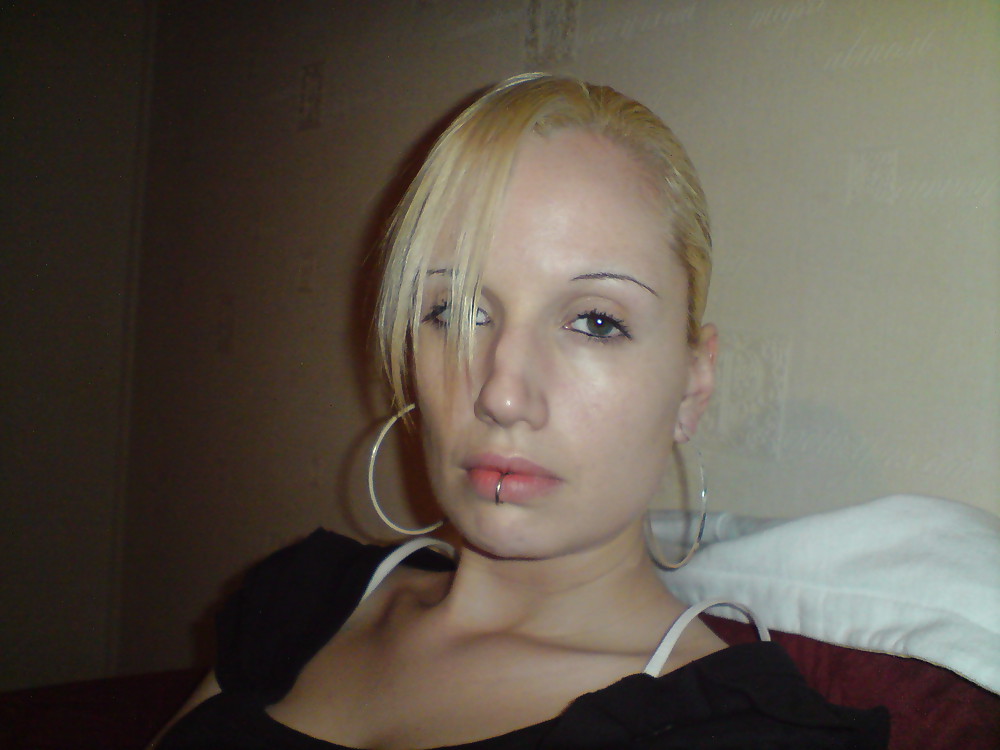Free UK Amateur Milf Blonde Facial photos