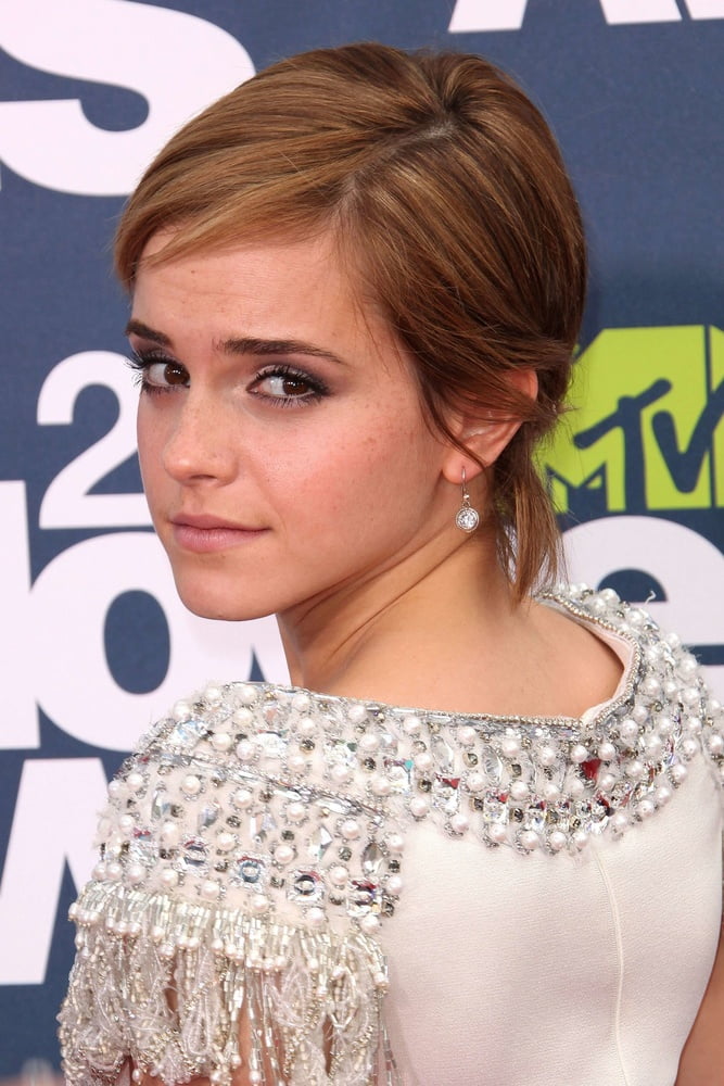 Sexy Emma Watson - 2011 - 37 Photos 