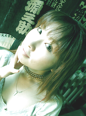 Free Japanese costume player AI photos