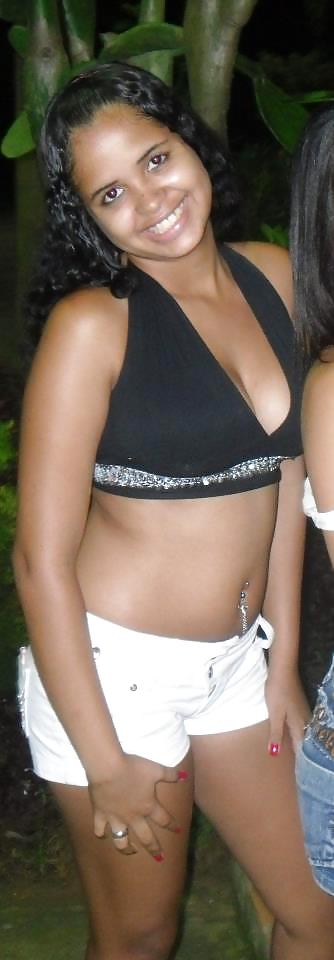 Free Tayna Souza photos