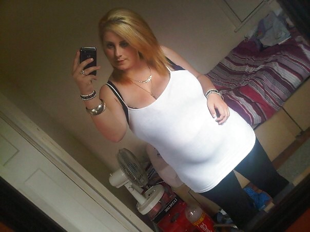 Free SmutDates Username 'AliciaSingle18' photos