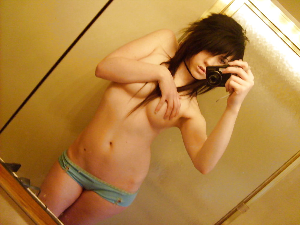Free Amateur Emily photos