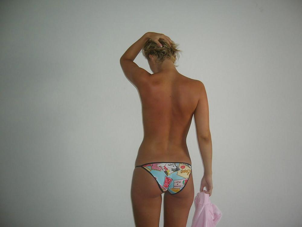 Free Two Girls On Fun Vacation-Trip photos