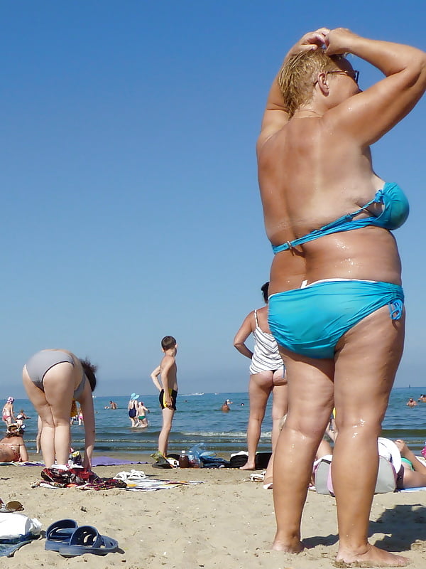 Ver Sexy Granny on Russian beach! 