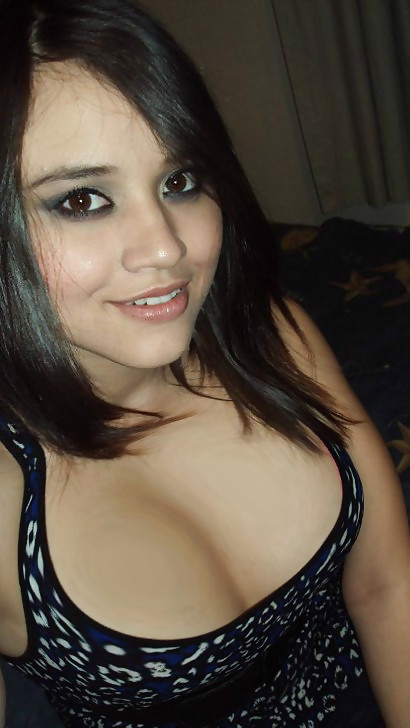 Free 2 Sexy Teen Babes From MeetMeMatch photos