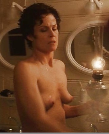 Sigourney Weaver Nude