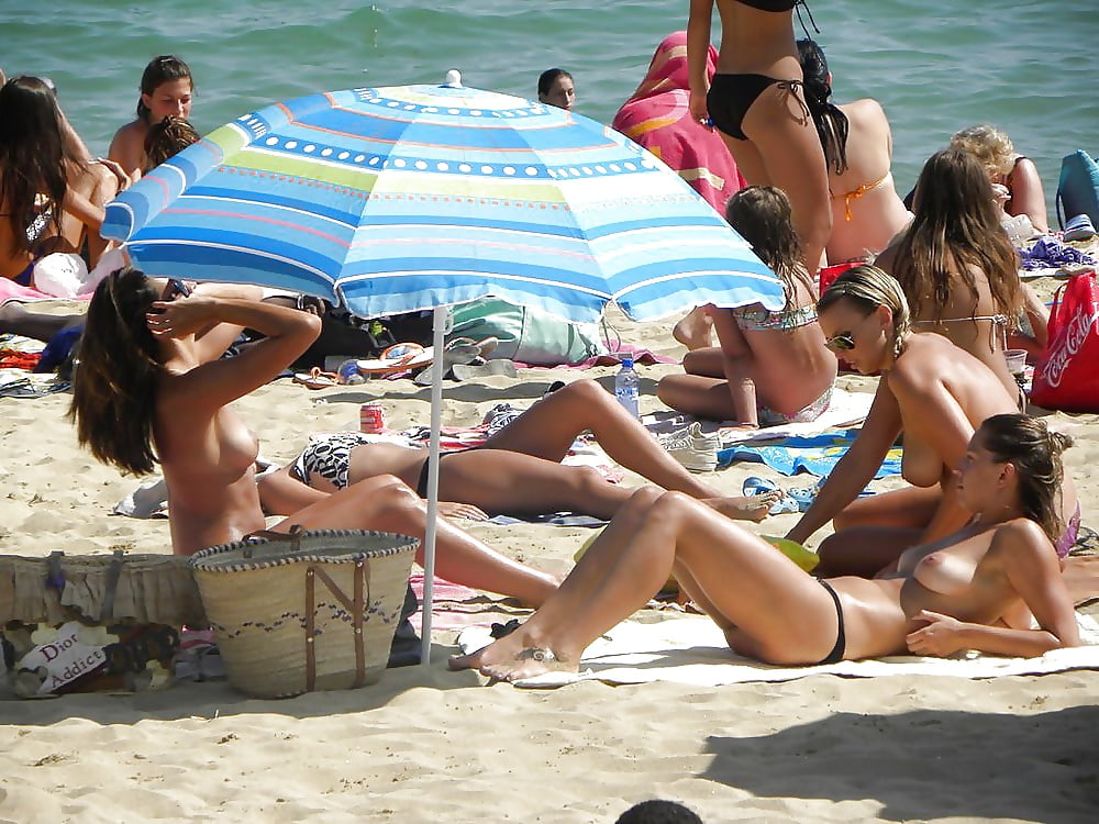 Free Beach Babes II photos