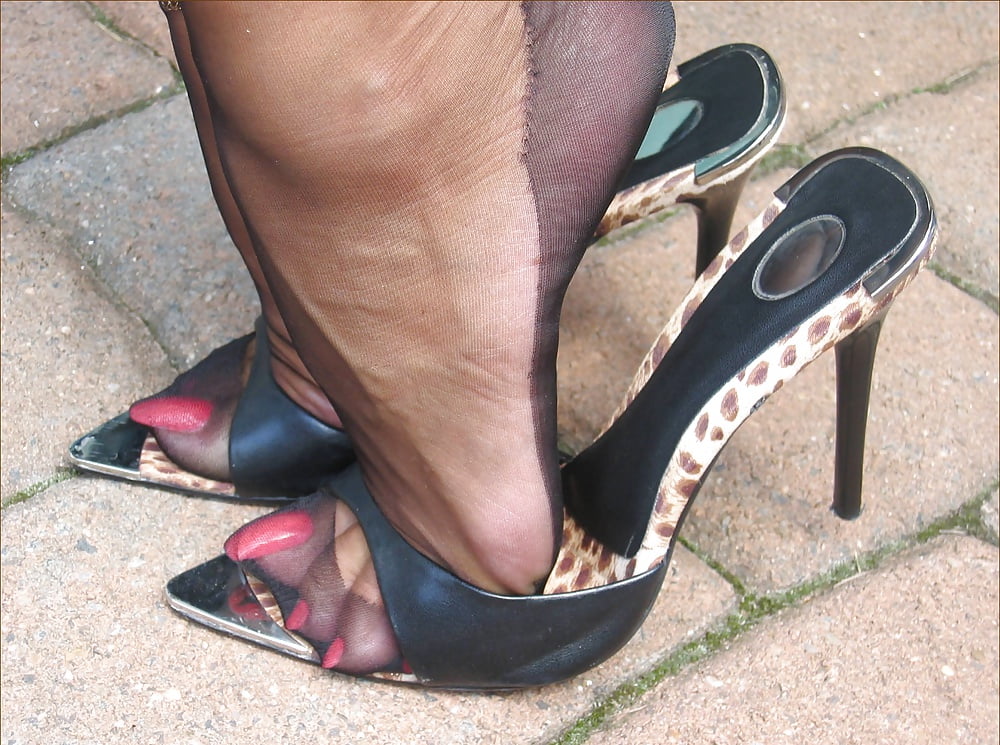 Mules Nylons And Feet Pics Xhamster