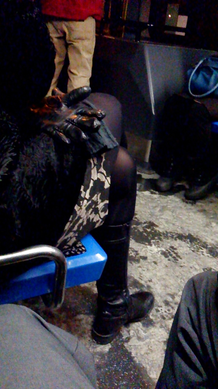 Free Voyeur - lovely ladies of public transit photos